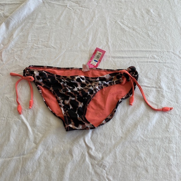 Xhilaration Swim set - Picture 1 of 6